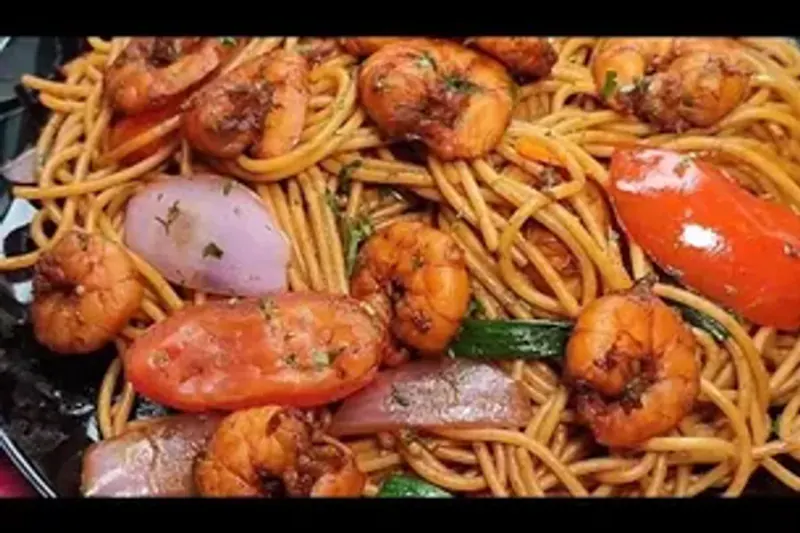 Tallarín Saltado de Langostinos